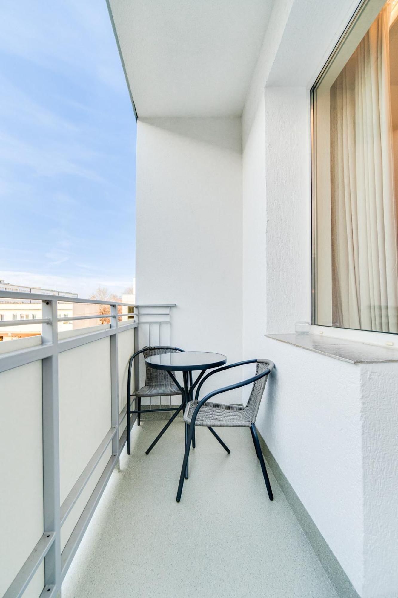 Bright Day Apartment - Self Check-In 24H, 10 Min Market Square 브로츠와프 외부 사진
